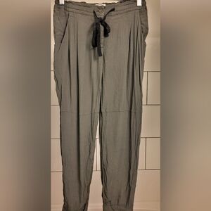 Wilfred Viscose Blend Jogger Pant Olive Green